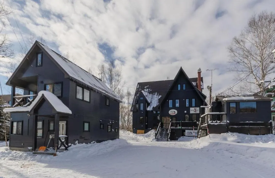 Freeride Backpackers Lodge Niseko-1